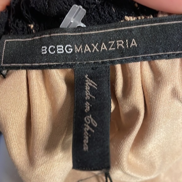 BCBGMAXAZRIA Black netting lace / nude crew neckline halter top. size Med - Picture 9 of 13